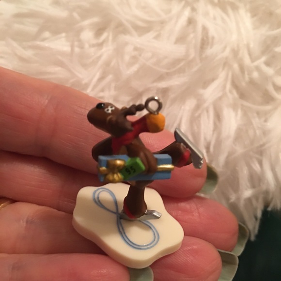 Vtg Hallmark Keepsake Ornament A Gift from Rodney Reindeer - Picture 13 of 14